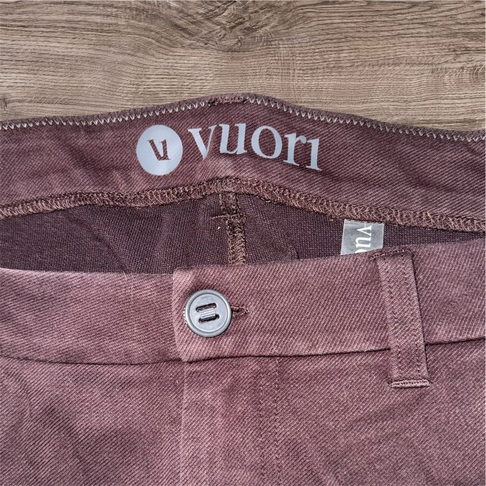 Vuori Men's Chinos in Burgundy